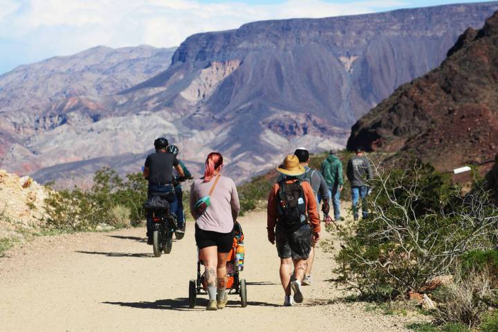 Ron Eland/Boulder City Review Hikers and bikers took advantage of the nice weather Friday along ...
