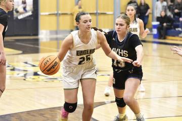 Robert Vendettoli/Review file photo Eagles star forward Makenzie Martorano drives to the basket ...