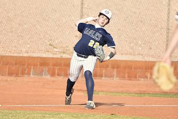 Robert Vendettoli/Boulder City Review Boulder City third baseman Will Teeples throws the runner ...