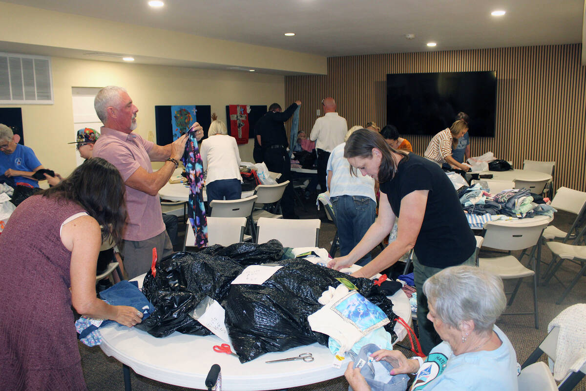 Ron Eland/Boulder City Review About 20 volunteers turned out at St. Christopher's Episcopa ...