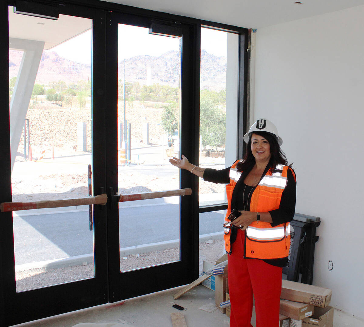 Ron Eland/Boulder City Review Dr. Christina Vela shows off the admitting area to the Healing Ce ...